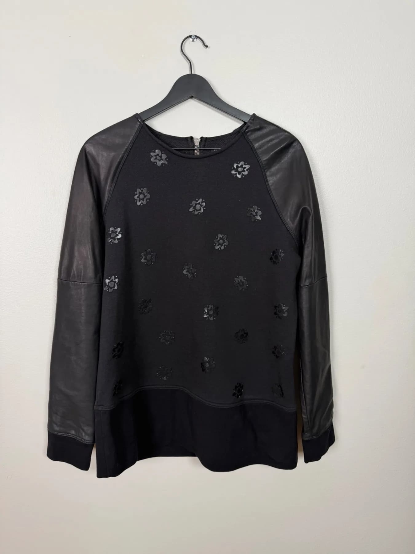 Rag & Bone Coolaste tröjan med läderärmar och detaljer