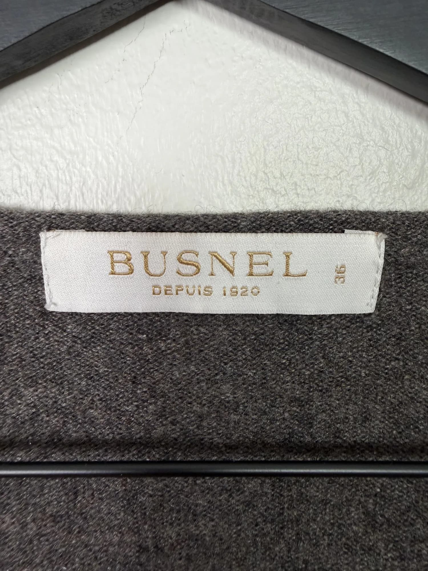 Busnel-etiketten i nacken, storlek 36