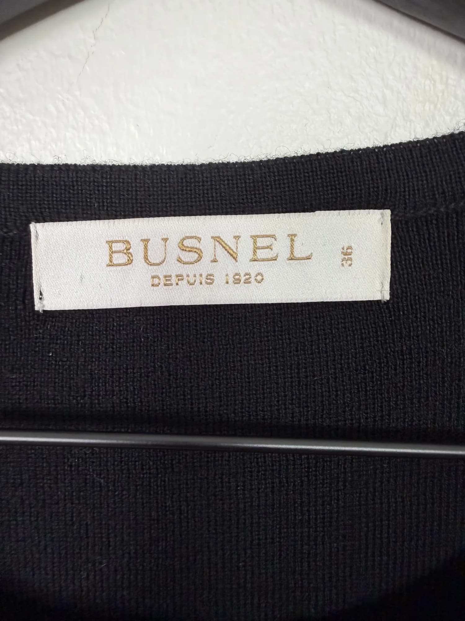 Busnel-etiketten i nacken, storlek 36