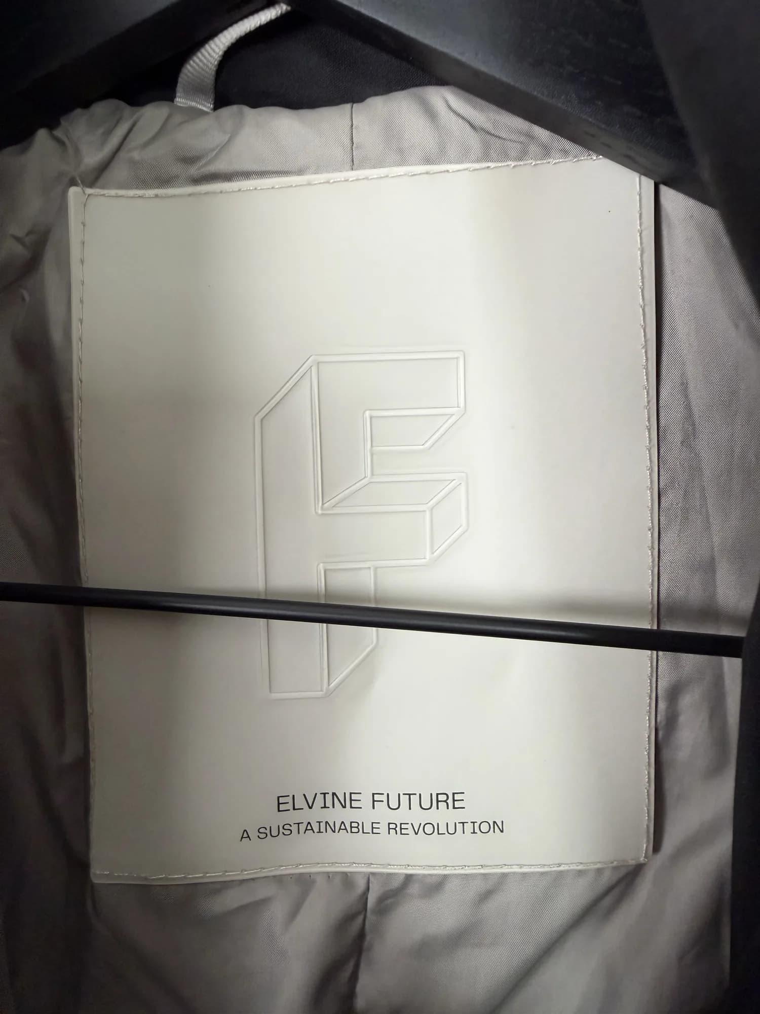 Elvine Future-etiketten på insidan