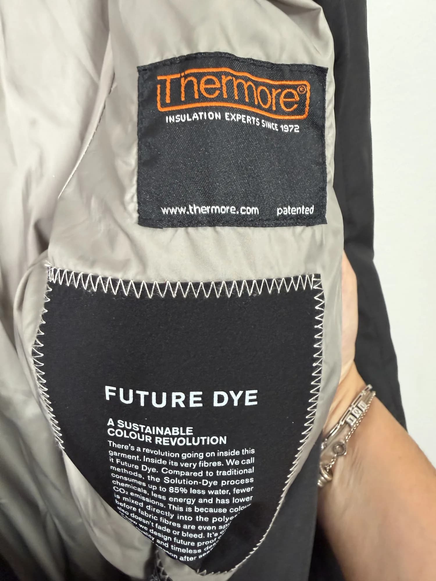 Thermore-etiketten och etiketten om färgningen